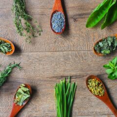 ハーブをブレンドするコツ！上手なハーブティー作りのポイントを解説